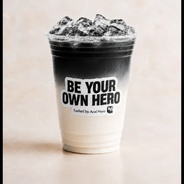 Iced Charcoal Latte — снимка на продукта